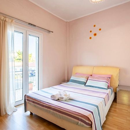 Gogo's apartment Kalamata Bagian luar foto